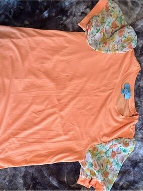 CeCe Peach Short Sleeve Top with Floral Puff Sleeves